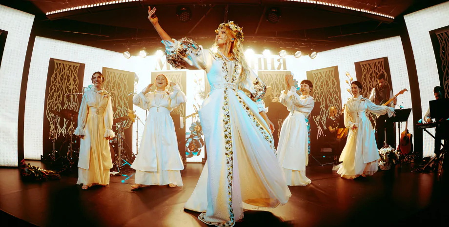 Наречена та войовниця: Оля Полякова показала яскраві образи на концерті в Києві